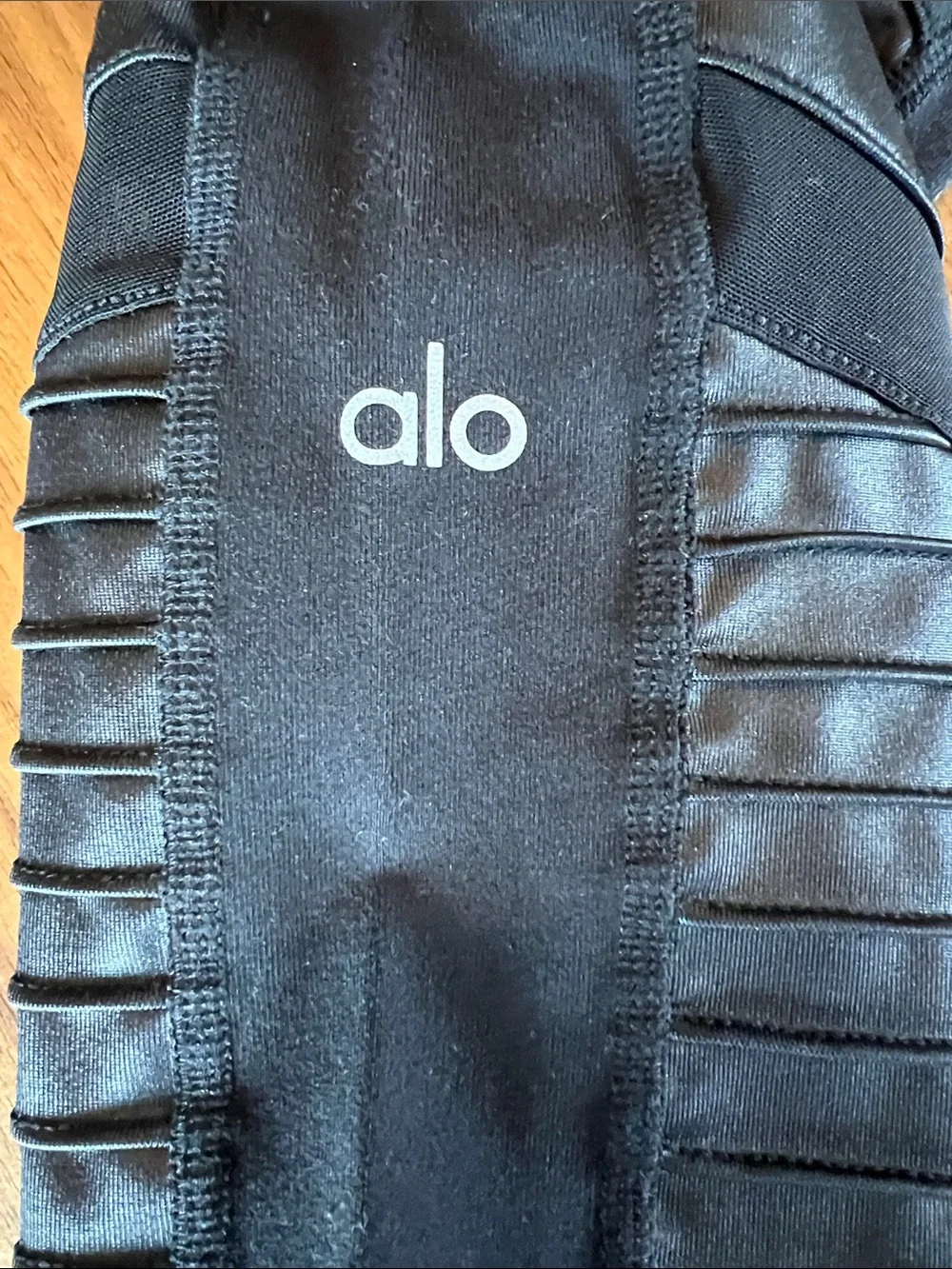 Alo yoga Black Moto Leggings - size medium
